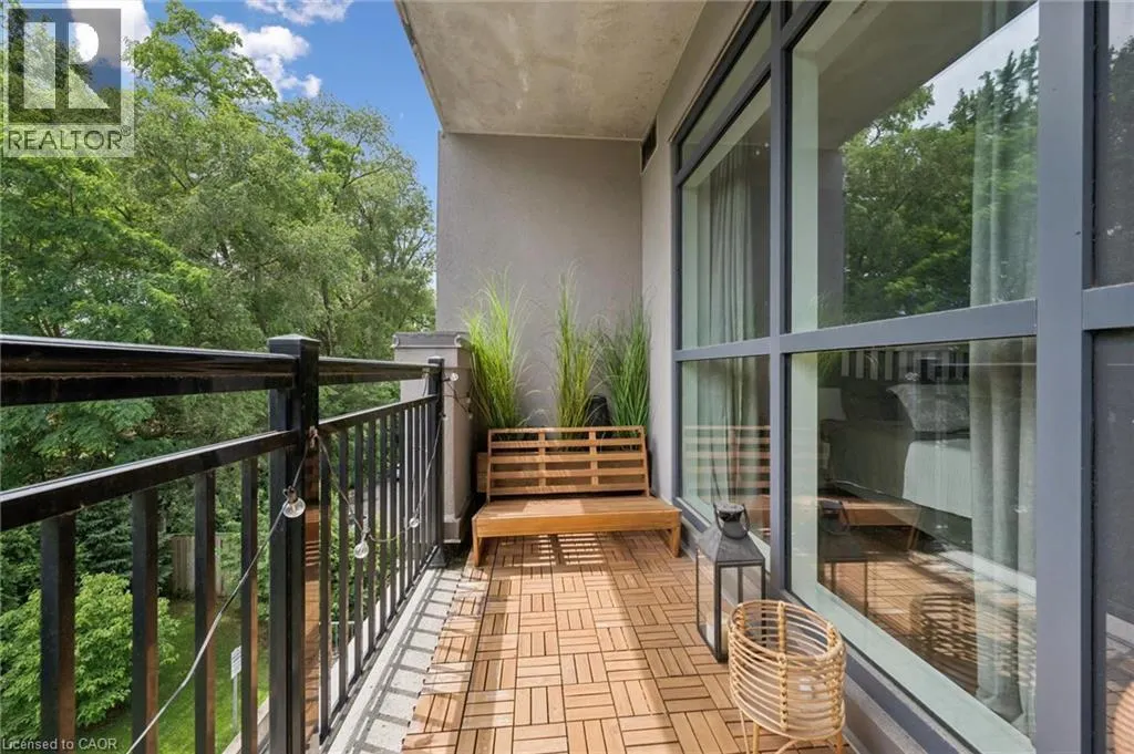 34 PLAINS Road E Unit# 208 #208