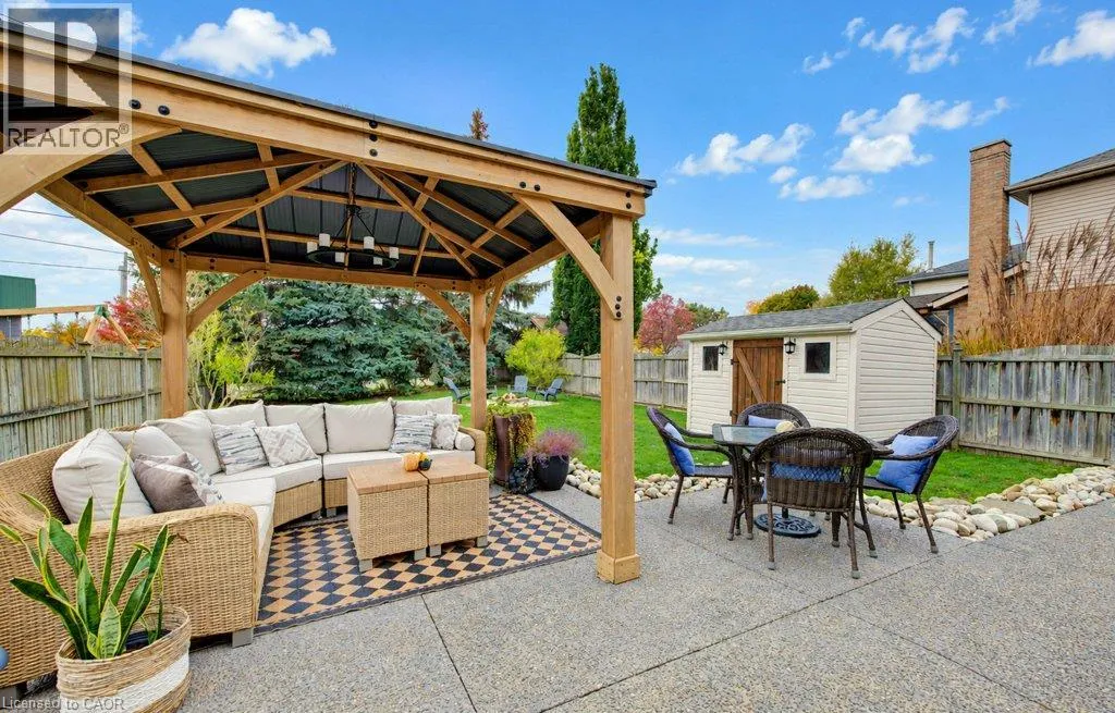 206 TAGGE Crescent