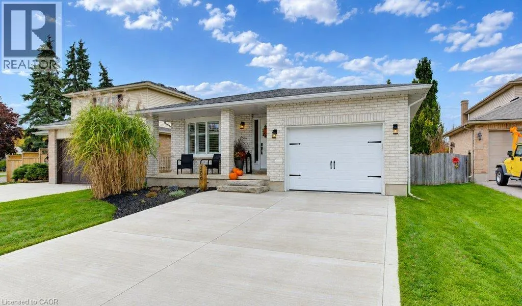 206 TAGGE Crescent