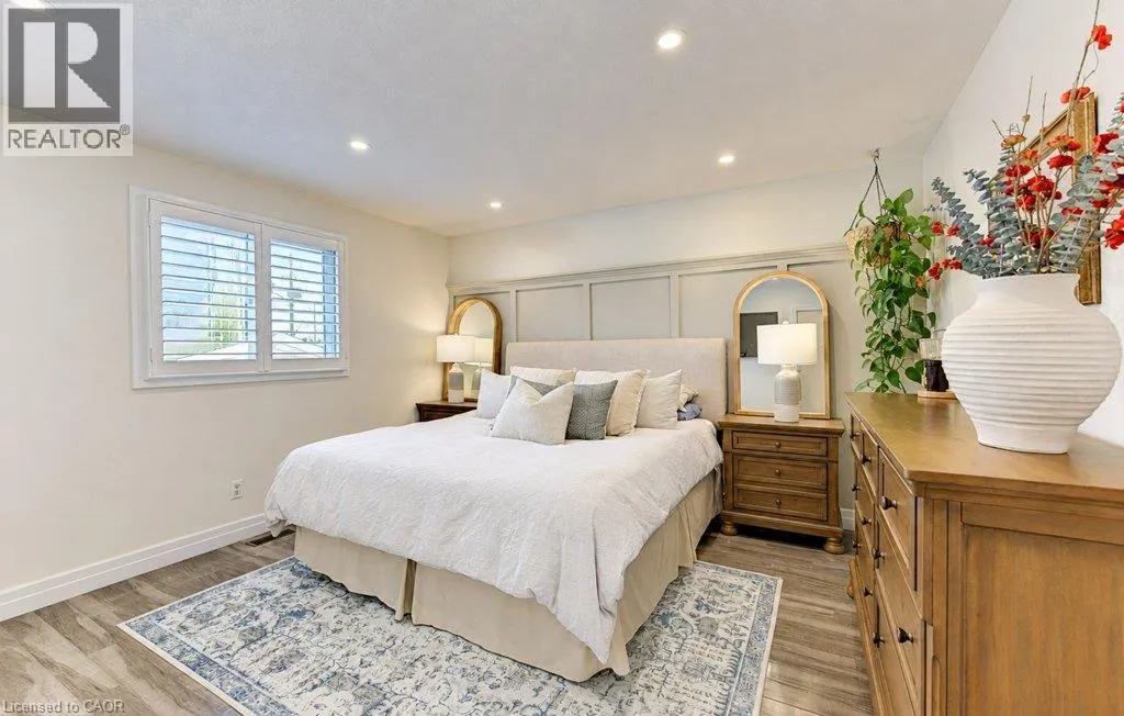 206 TAGGE Crescent