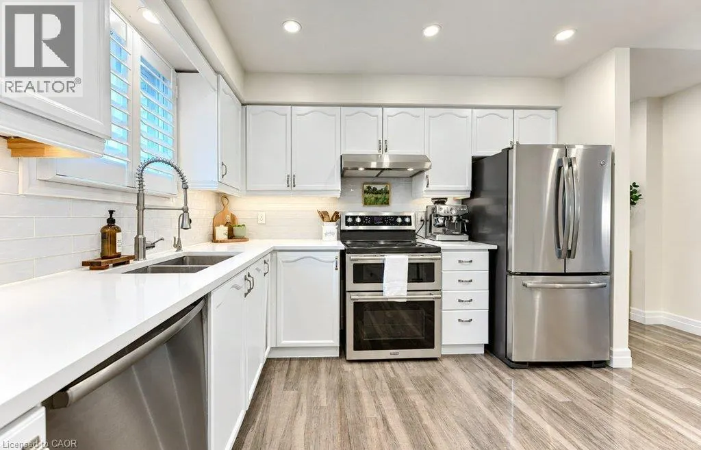 206 TAGGE Crescent