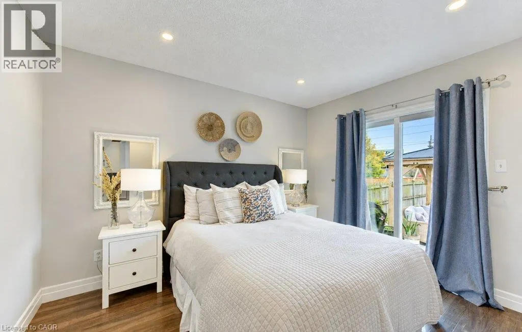 206 TAGGE Crescent
