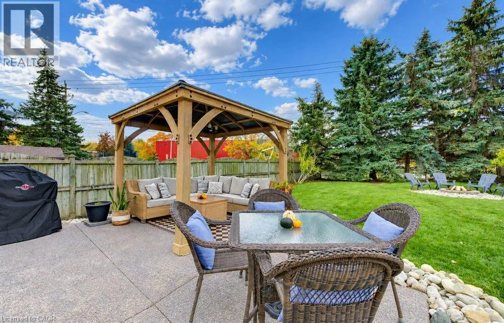 206 TAGGE Crescent
