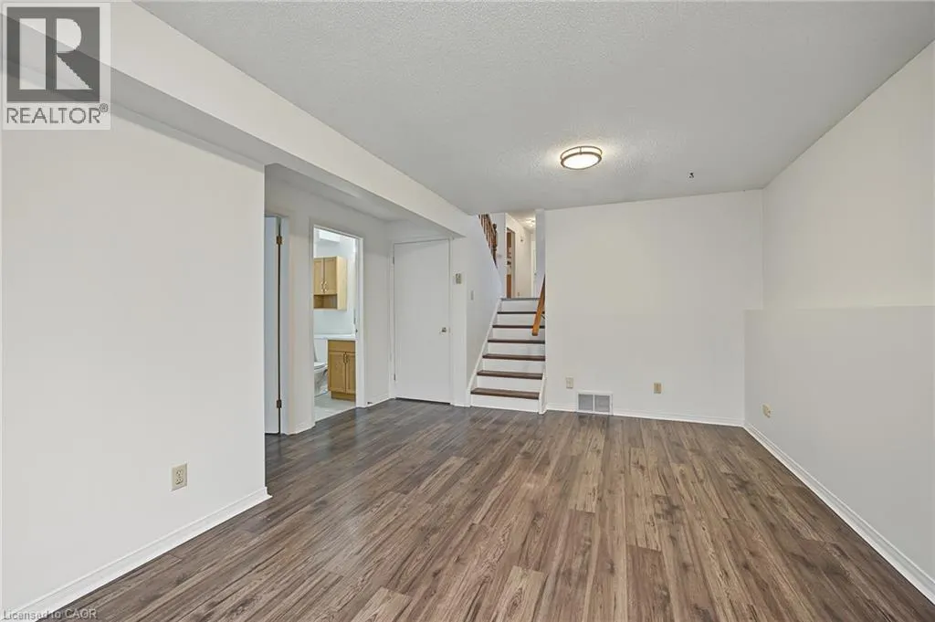 309 FENNEL Street