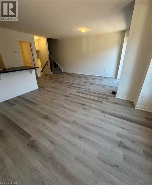 12 DRYDEN Lane