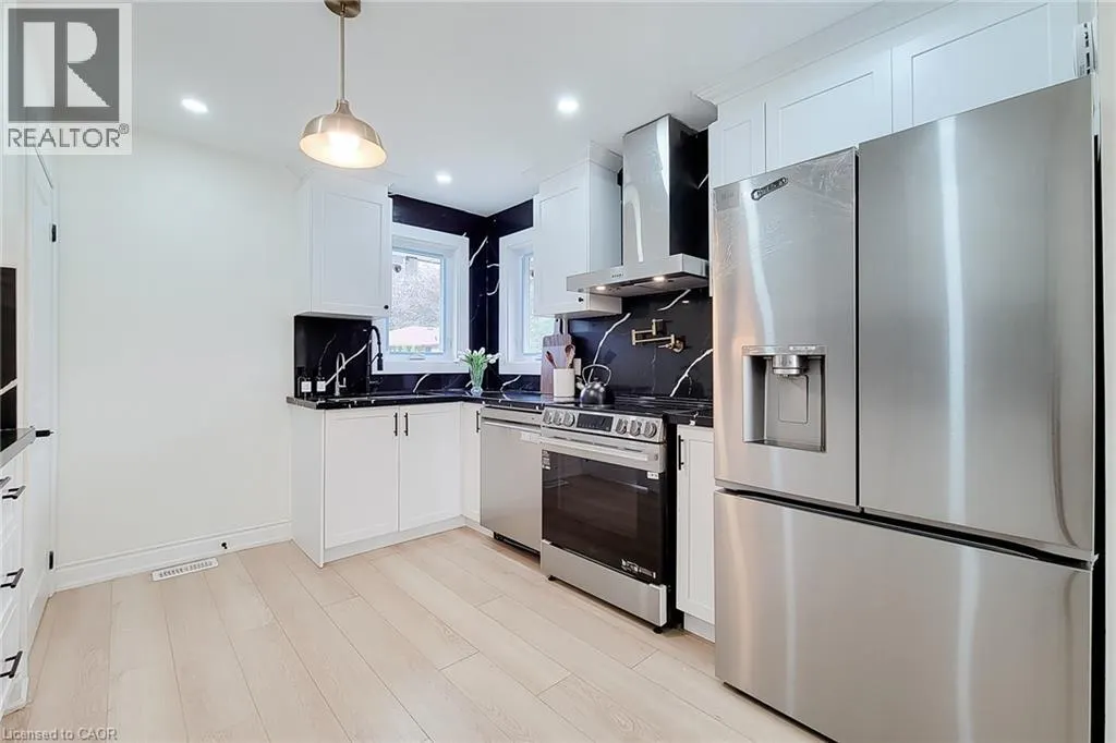 8 ALBEMARLE Street