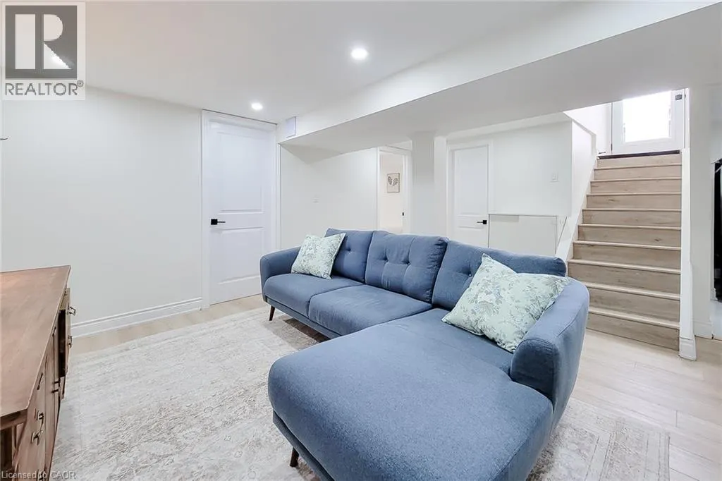 8 ALBEMARLE Street