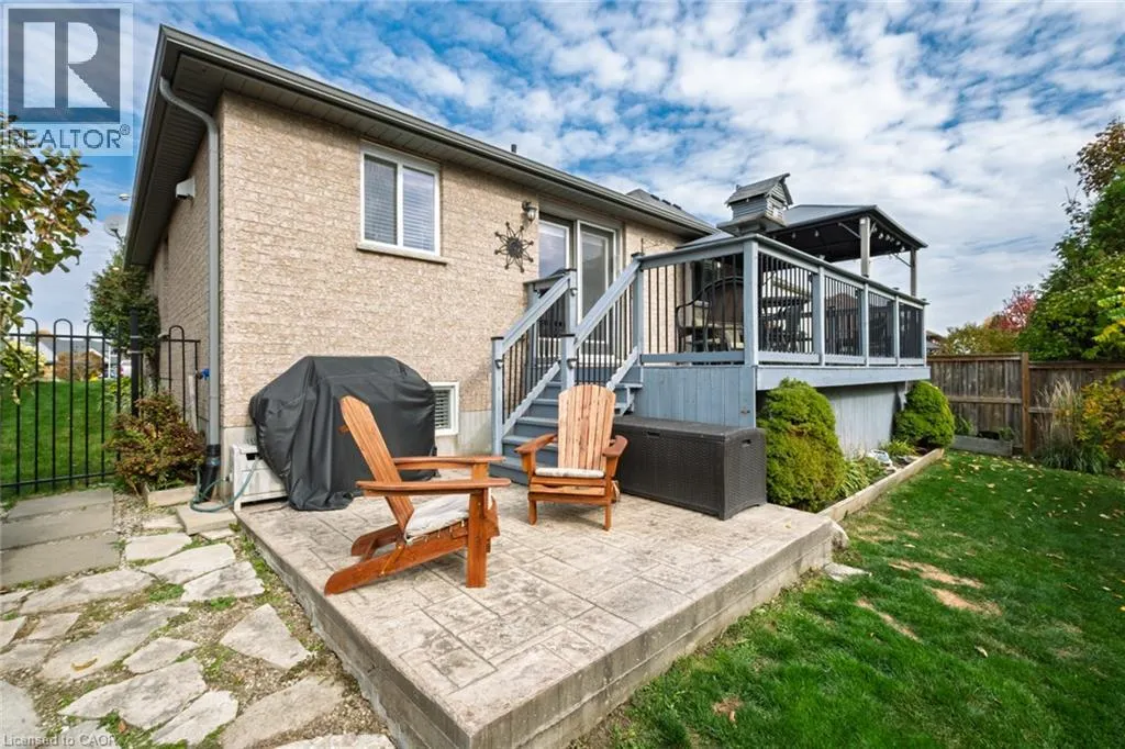 98 SANDERS Crescent