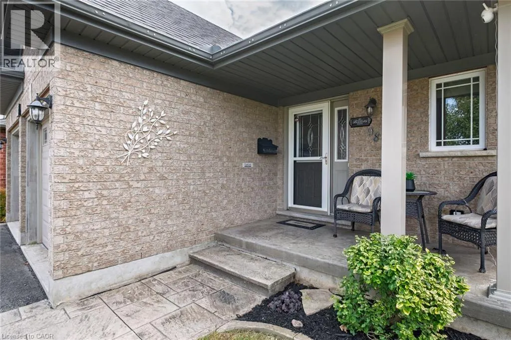 98 SANDERS Crescent