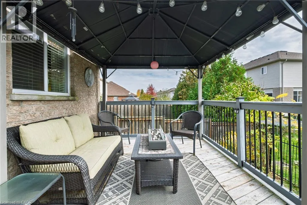 98 SANDERS Crescent
