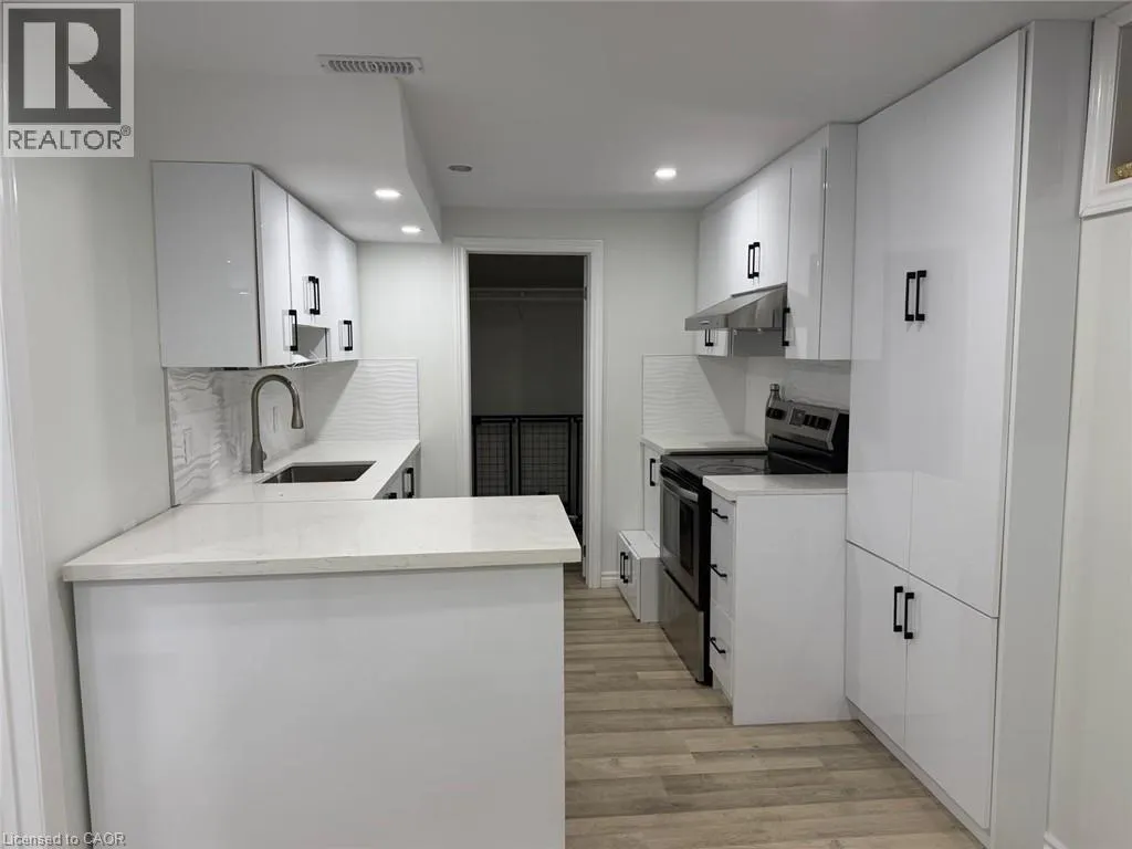 32 ORCHID Crescent