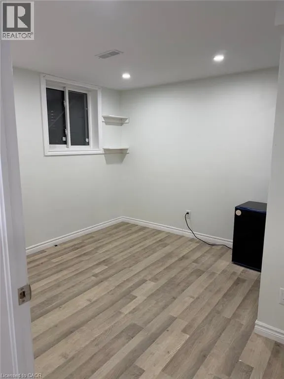 32 ORCHID Crescent