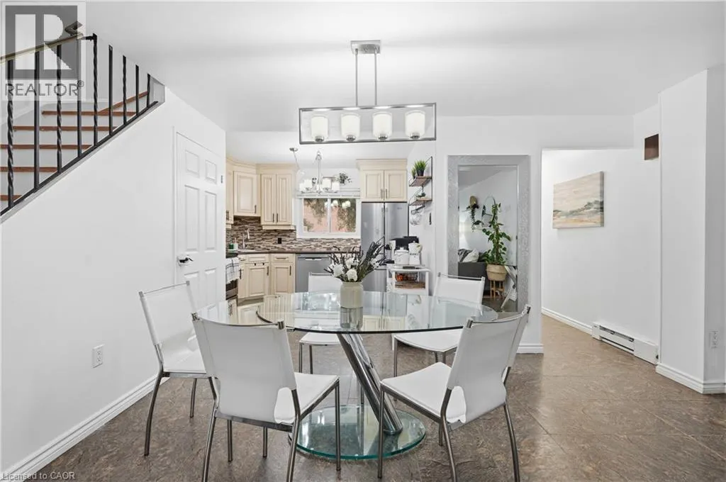 162 JANSEN Avenue Unit# 26 #26