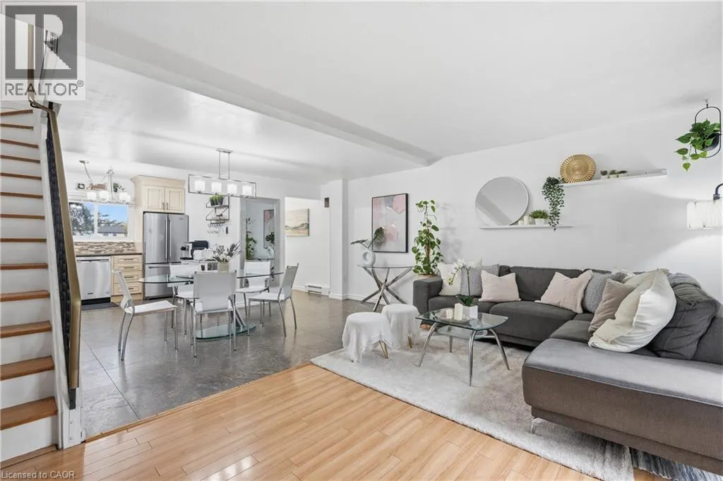 162 JANSEN Avenue Unit# 26 #26