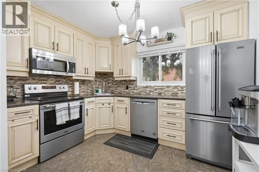 162 JANSEN Avenue Unit# 26 #26
