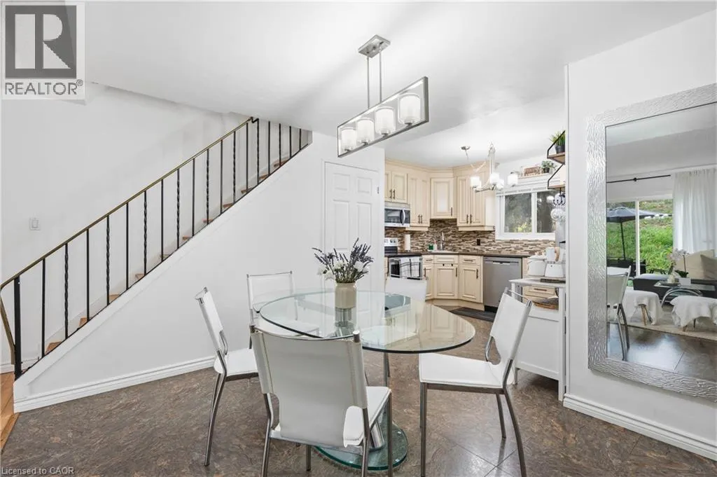 162 JANSEN Avenue Unit# 26 #26