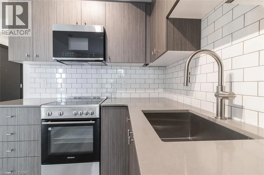 15 WELLINGTON Street S Unit# 601 #601