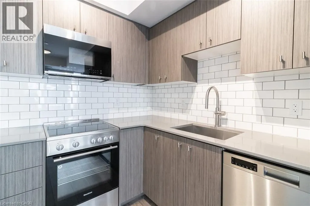 15 WELLINGTON Street S Unit# 601 #601