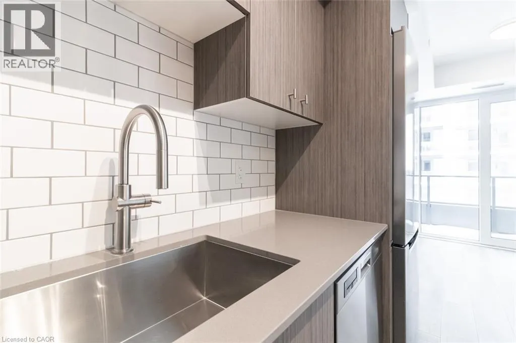 15 WELLINGTON Street S Unit# 601 #601
