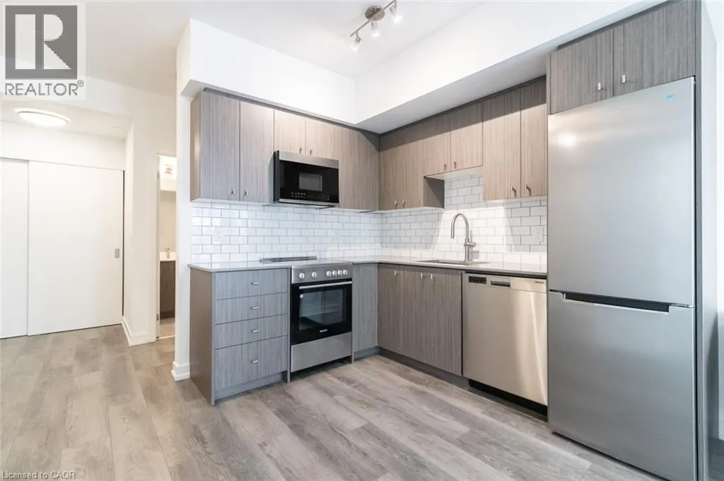 15 WELLINGTON Street S Unit# 601 #601