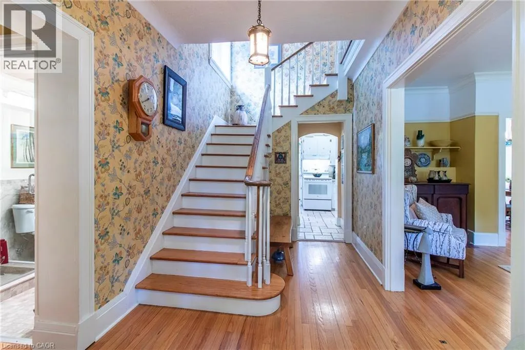 312 NELSON Street W