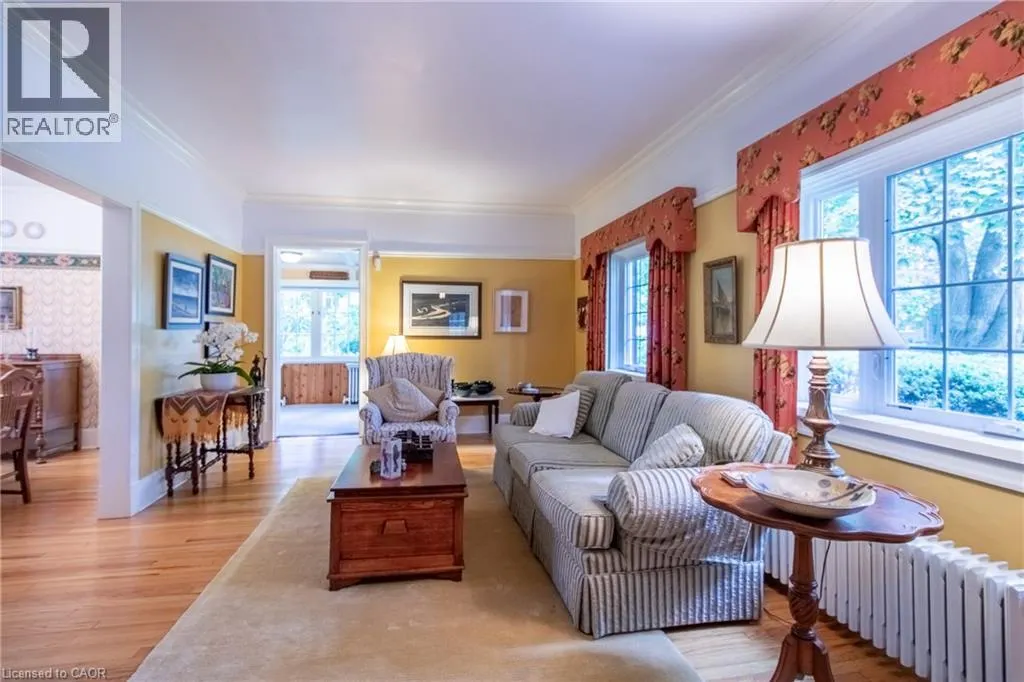 312 NELSON Street W