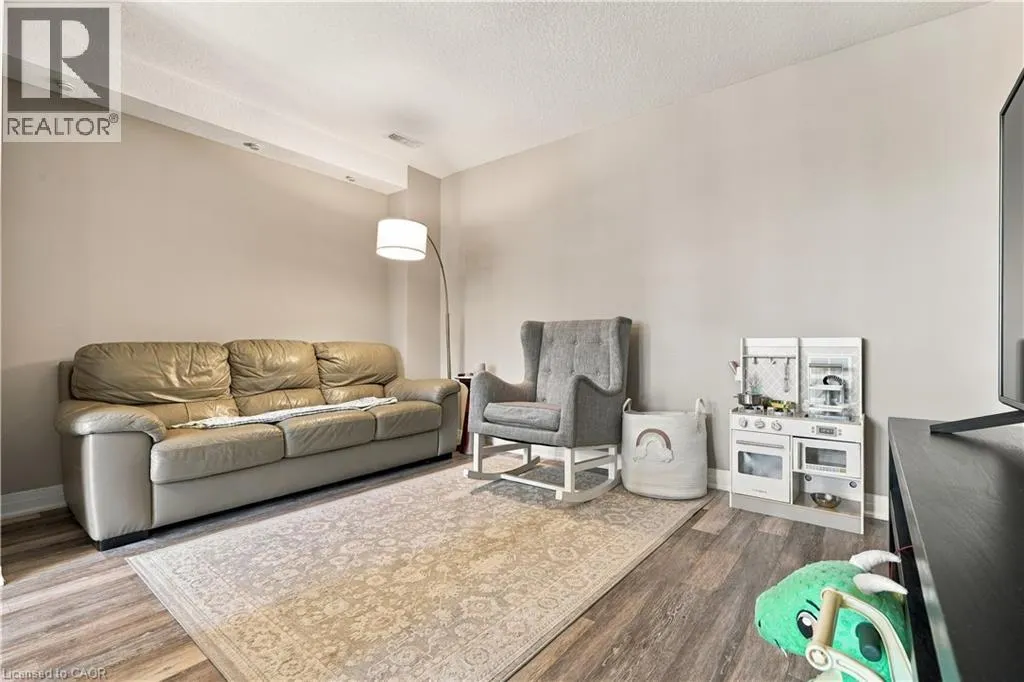 1989 OTTAWA Street S Unit# 22B #22B
