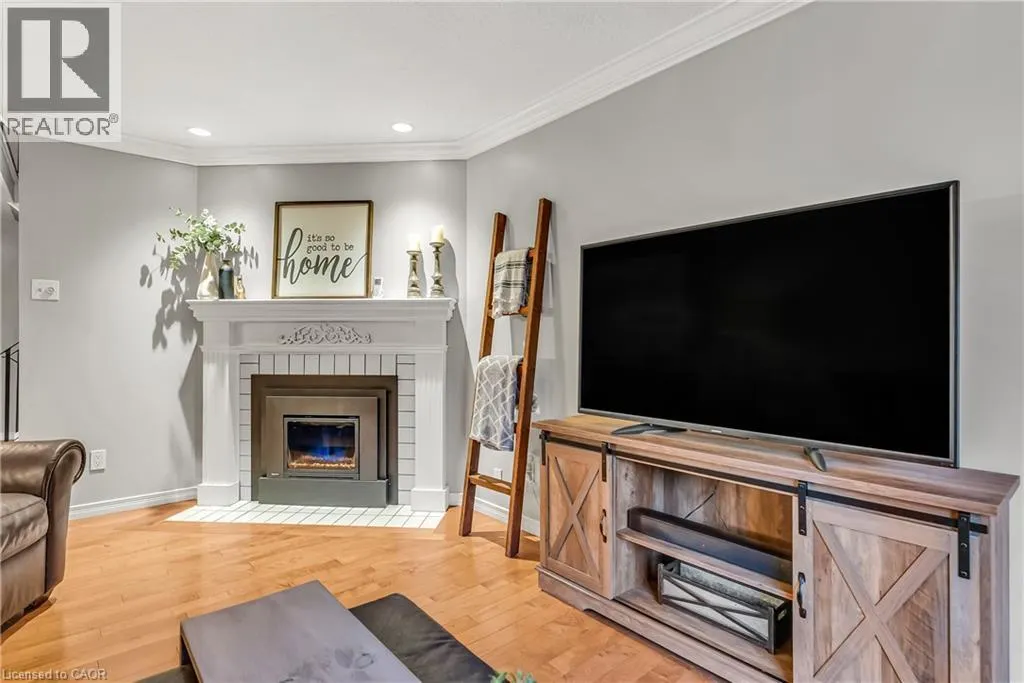 232 KINGSWOOD Drive Unit# 5 #5