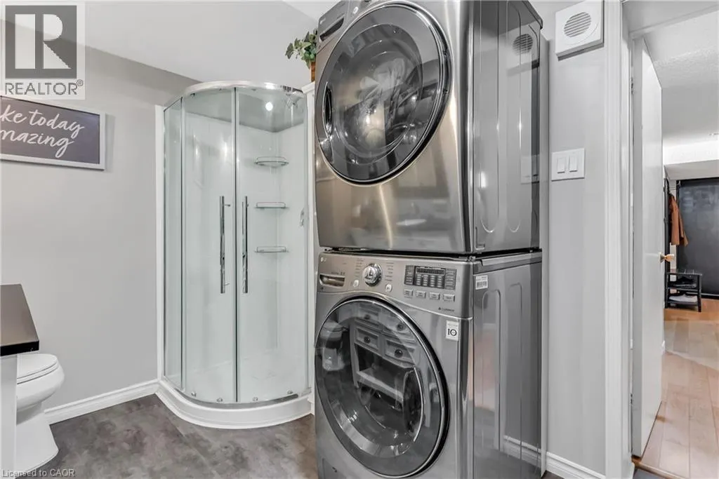 232 KINGSWOOD Drive Unit# 5 #5