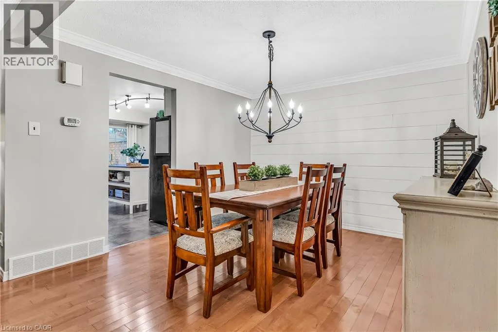 232 KINGSWOOD Drive Unit# 5 #5