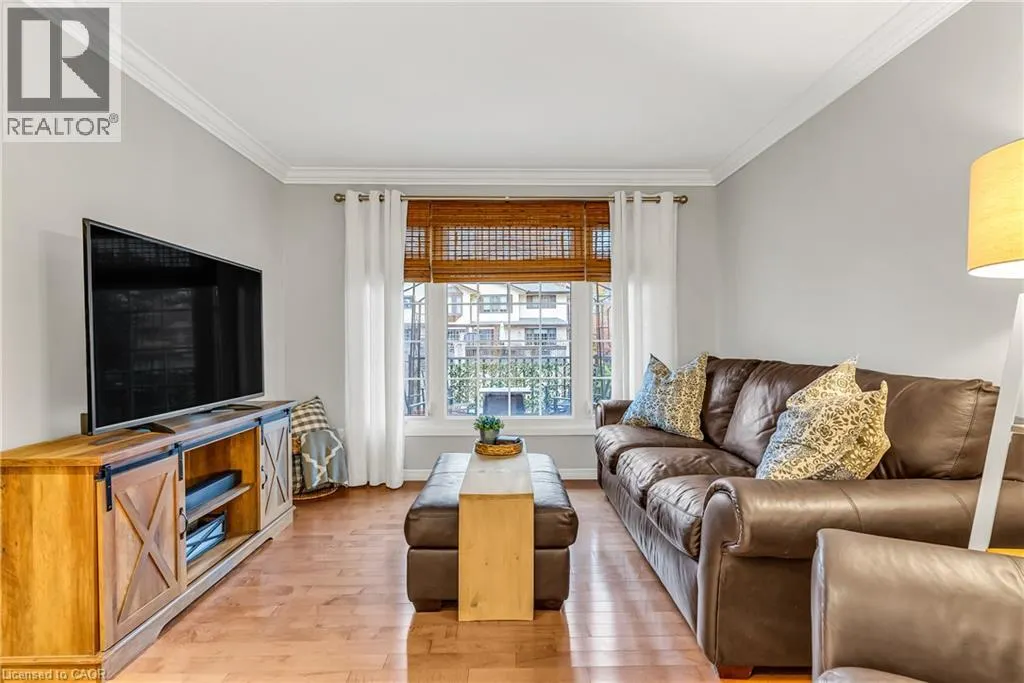 232 KINGSWOOD Drive Unit# 5 #5