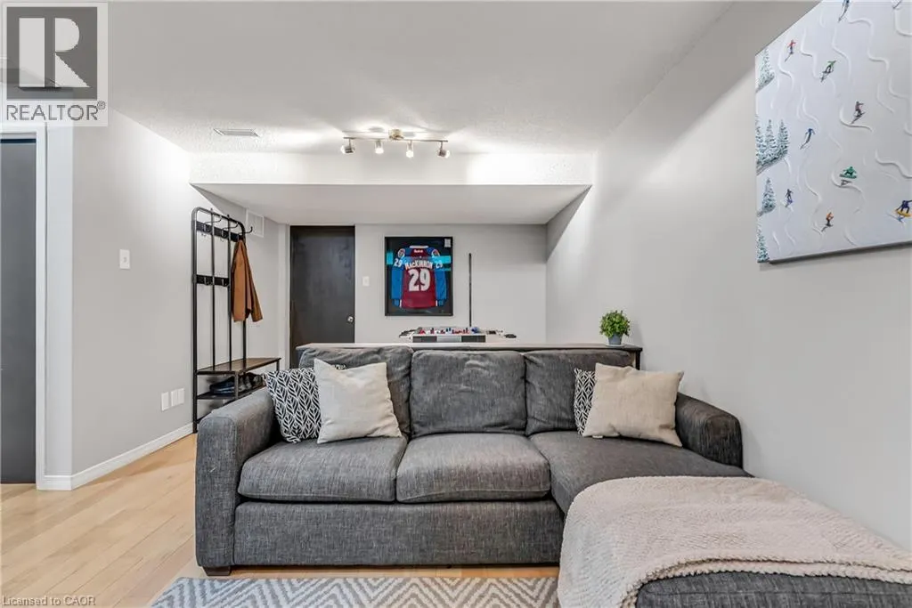 232 KINGSWOOD Drive Unit# 5 #5