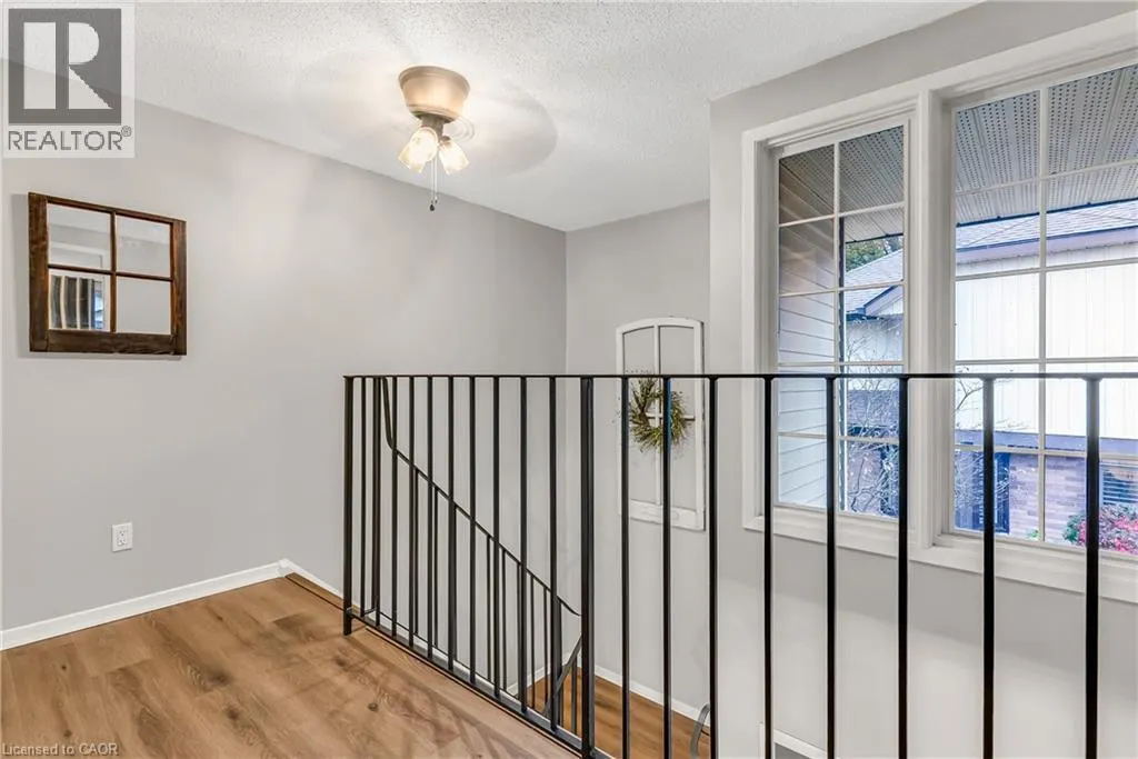 232 KINGSWOOD Drive Unit# 5 #5