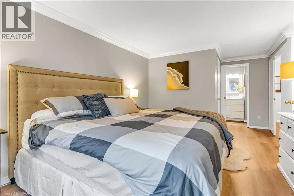 232 KINGSWOOD Drive Unit# 5 #5