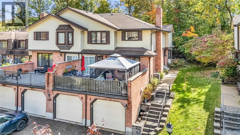 232 KINGSWOOD Drive Unit# 5 #5