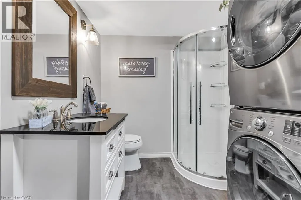 232 KINGSWOOD Drive Unit# 5 #5