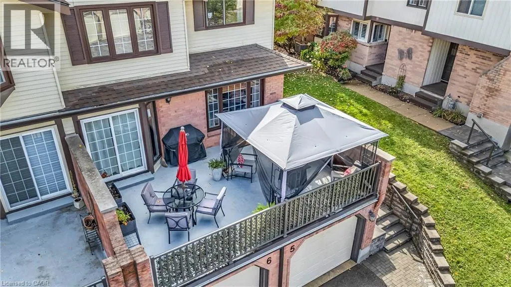 232 KINGSWOOD Drive Unit# 5 #5