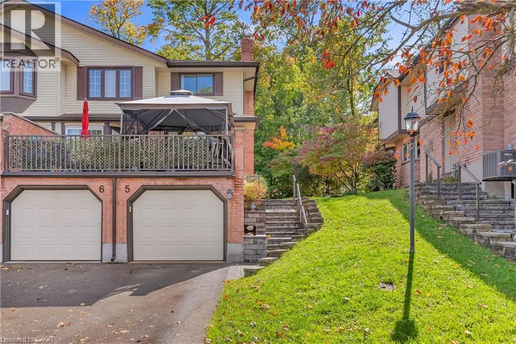 232 KINGSWOOD Drive Unit# 5 #5