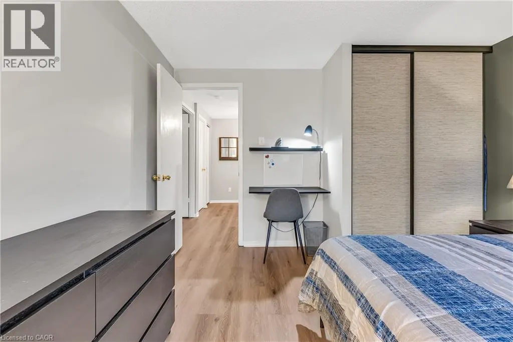 232 KINGSWOOD Drive Unit# 5 #5