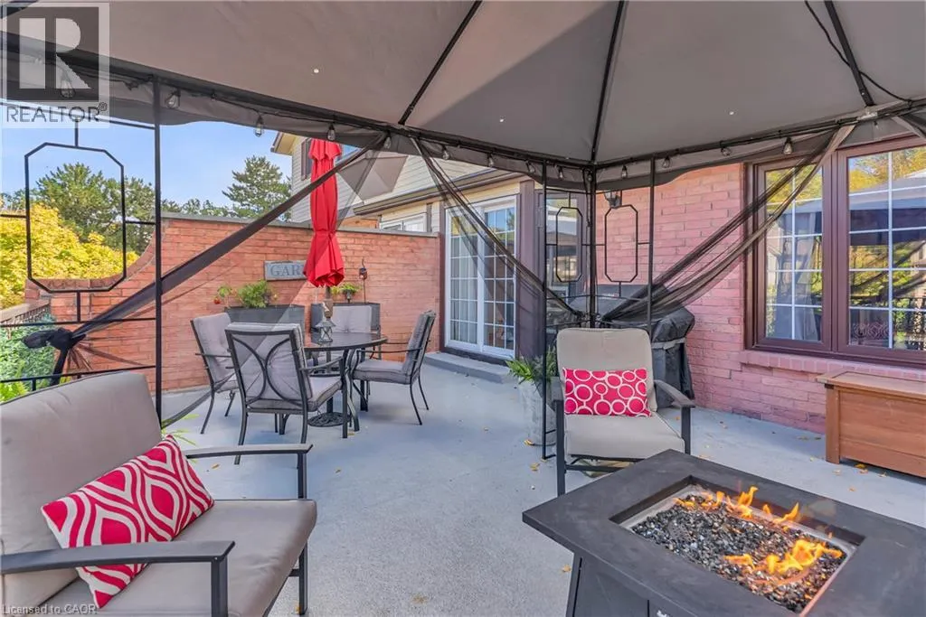 232 KINGSWOOD Drive Unit# 5 #5