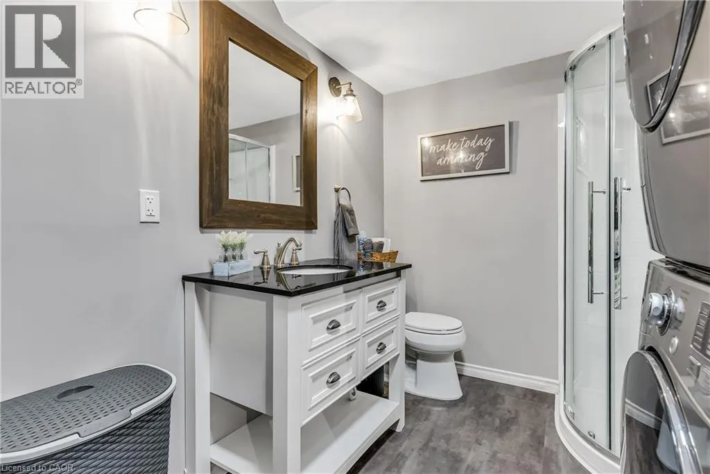 232 KINGSWOOD Drive Unit# 5 #5