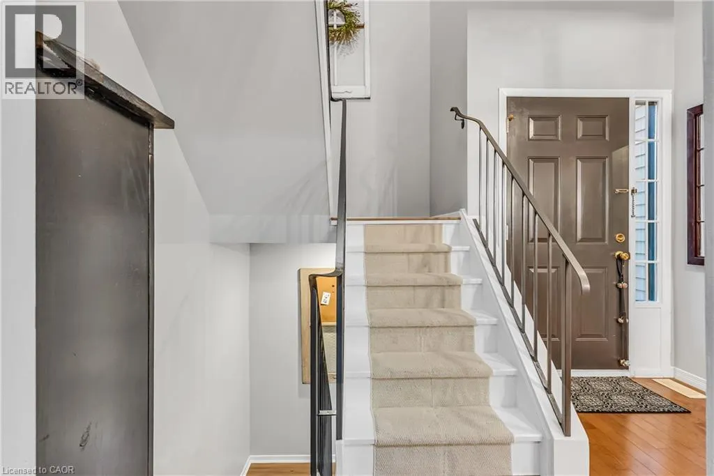 232 KINGSWOOD Drive Unit# 5 #5