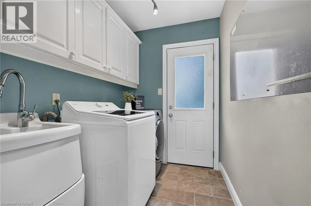 241 BOUSFIELD Crescent