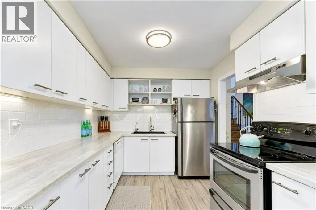 375 HOLIDAY INN Drive Unit# 10 #10
