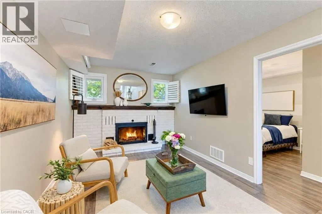375 HOLIDAY INN Drive Unit# 10 #10