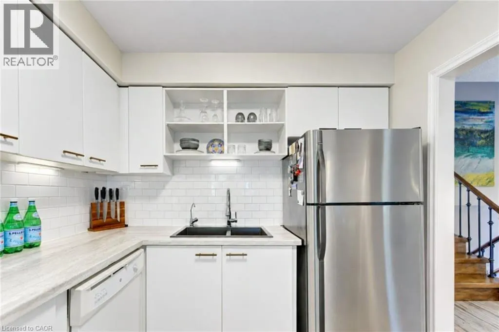 375 HOLIDAY INN Drive Unit# 10 #10