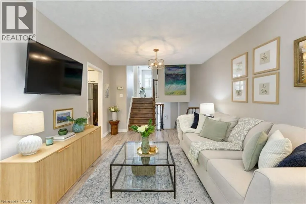 375 HOLIDAY INN Drive Unit# 10 #10