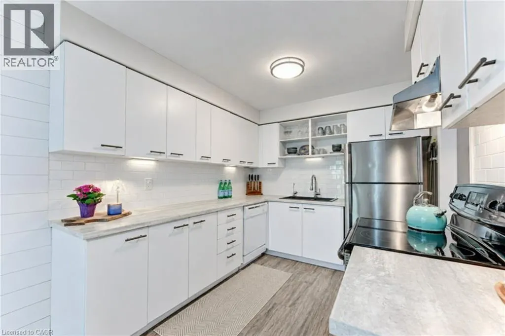 375 HOLIDAY INN Drive Unit# 10 #10