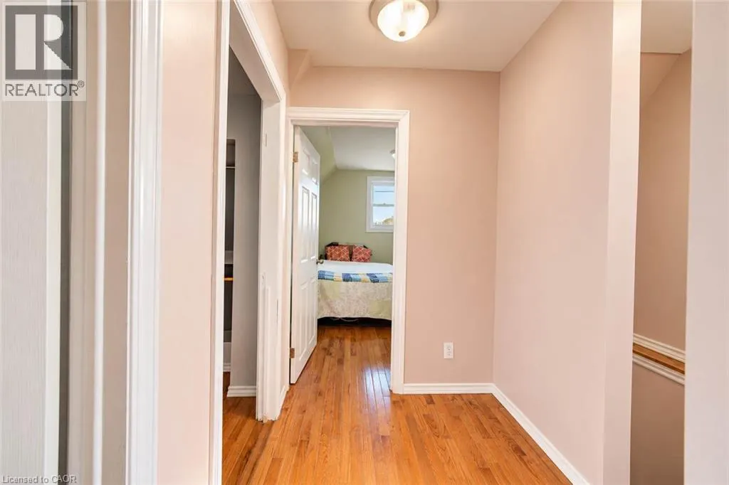 81 GLENDALE Avenue N