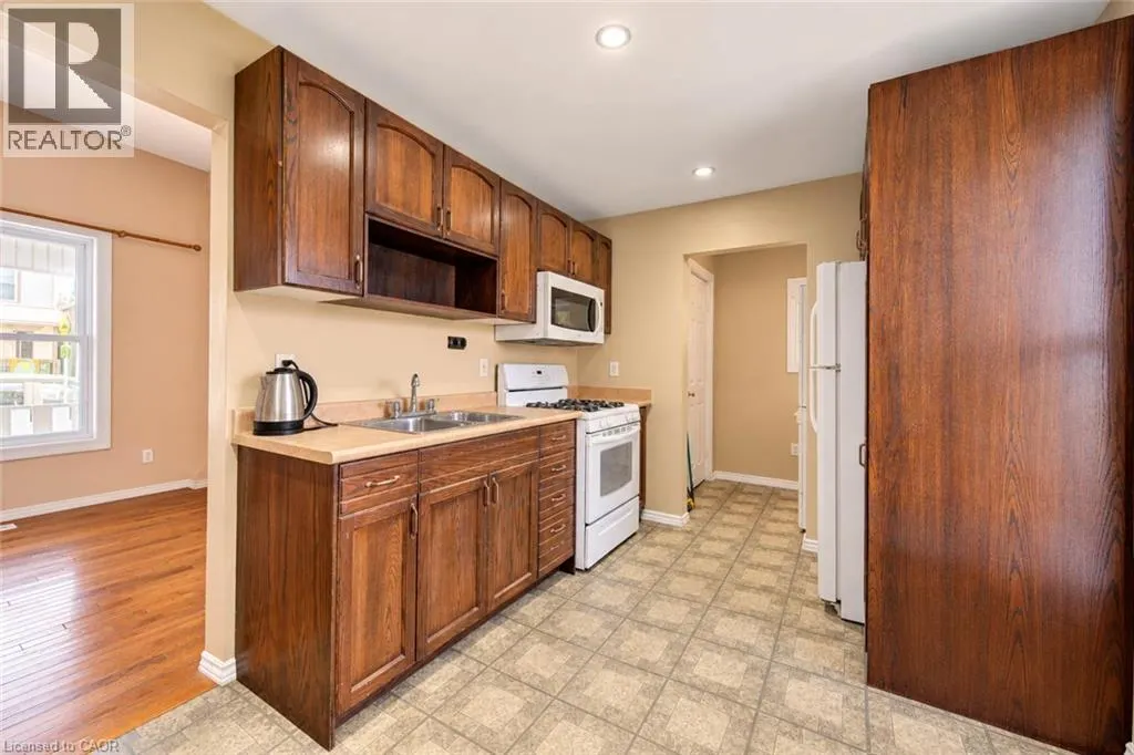 81 GLENDALE Avenue N